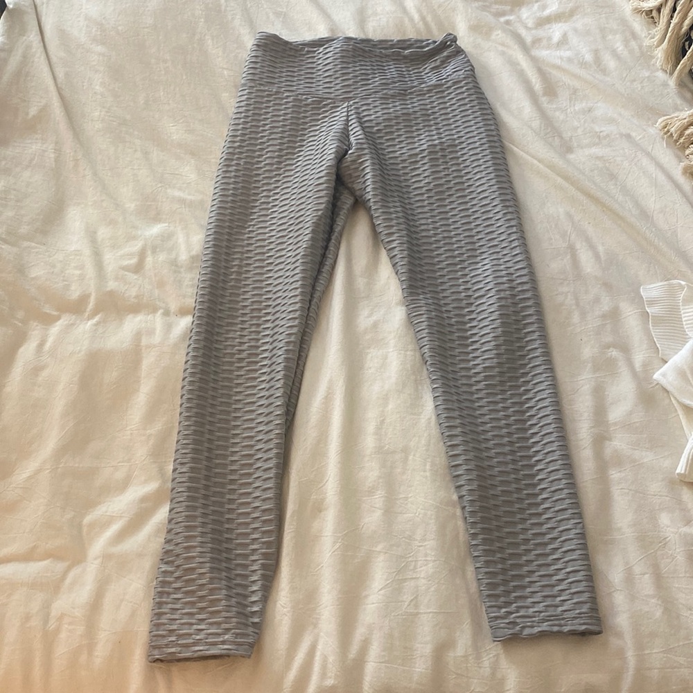 Tik tok butt scrunch leggings